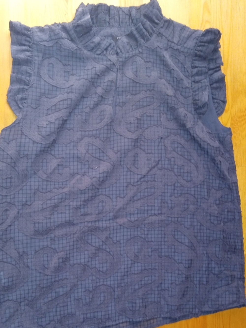 Ann Taylor Women’s Petite Navy Ruffled Sleeveless Blouse